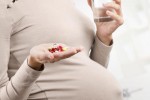 Các dị tật ở thai nhi do mẹ dùng thuốc động kinh là gì?