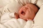 4 biểu hiện dễ nhận biết cơn co giật động kinh ở trẻ sơ sinh