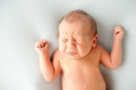 Nếu trẻ sơ sinh có dấu hiệu bị bệnh động kinh thì có nguy hiểm không?