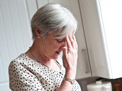 Vì sao phụ nữ tuổi mãn kinh thường lo lắng về bệnh động kinh?